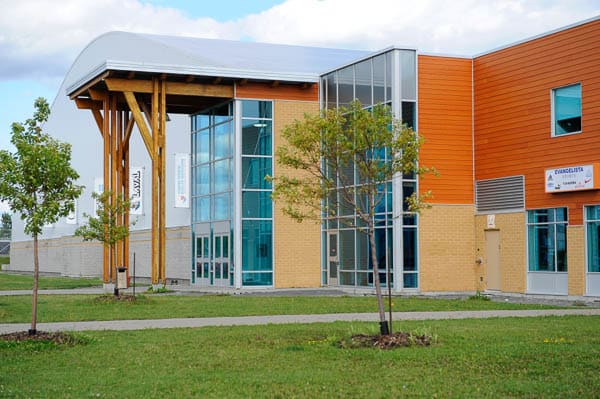 2004_complexe_multisports_laval_300.jpg
